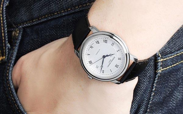 đồng hồ hàng quartz là gì