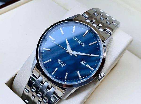 đồng hồ hàng quartz là gì