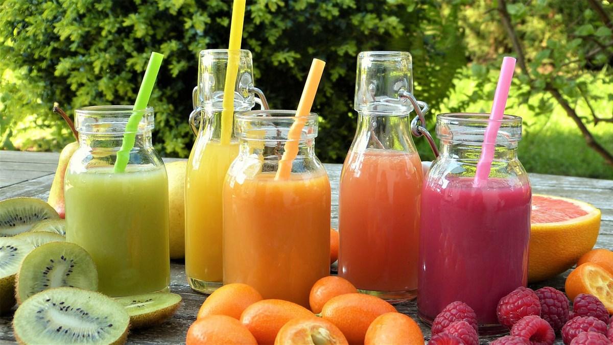Nước ép trái cây là loại nước uống giải khát mùa hè thơm ngon, bổ dưỡng (Nguồn: Điện máy XANH)