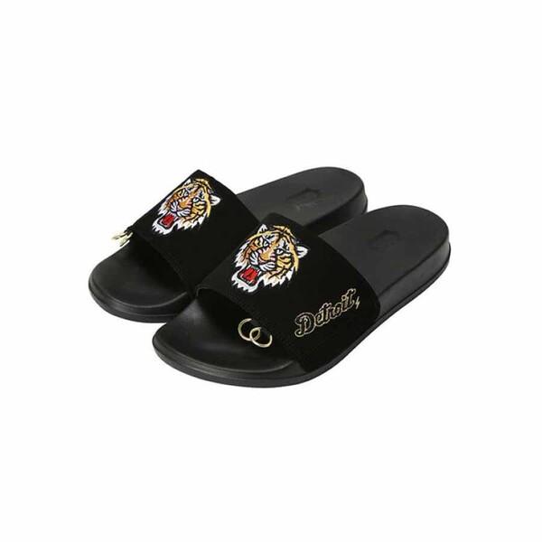 Mẫu dép Super Tiger Slide Slipper quyền lực và nam tính