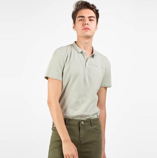 Phối đồ theo phong cách đơn giản nên là style của các bạn nam gầy 