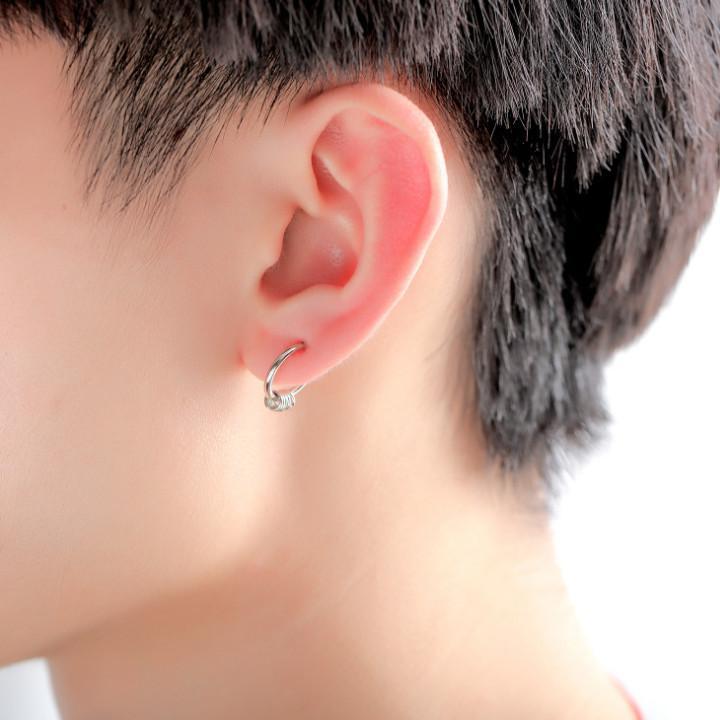 Con trai đeo khuyên tai bên phải có ý nghĩa gì? (Nguồn: Internet)
