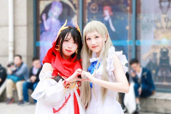 Lens Cosplay