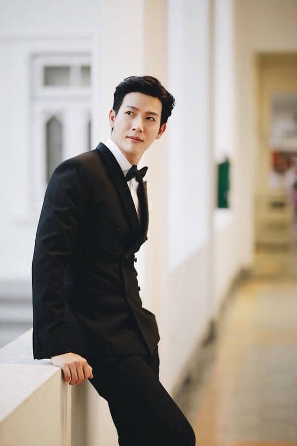 Diễn viên Push Puttichai với gương mặt thu hút