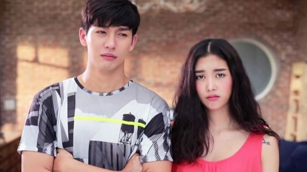 Nhan sắc của hai diễn viên chính khiến người hâm mộ vô cùng phấn khích