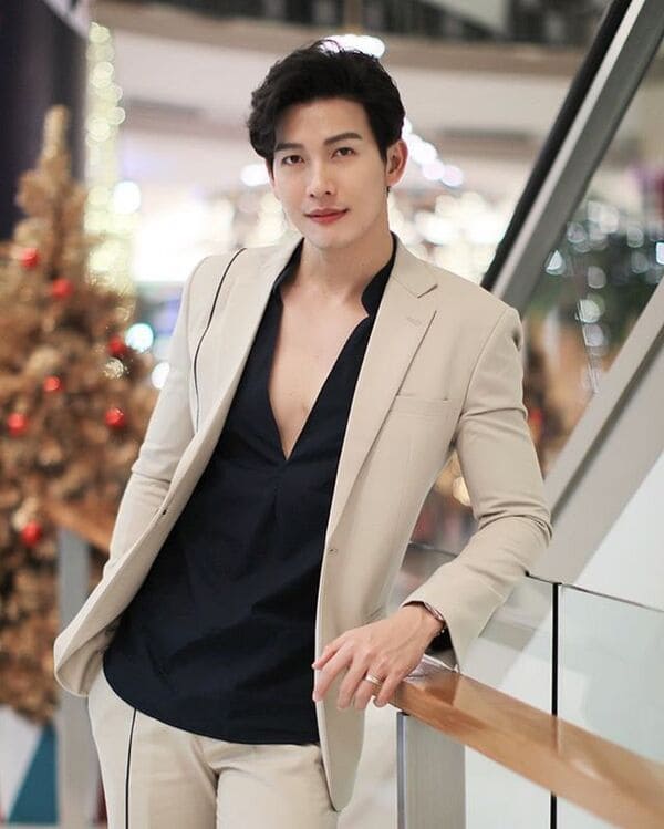 Anh chàng đa tài với nhan sắc “không đùa được đâu”