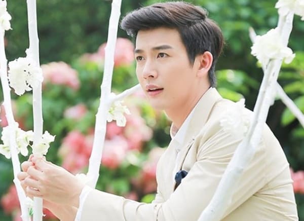 Dễ hiểu vì sao fan Thái Lan lại đặt cho Push Puttichai danh hiệu “Hoàng tử trong mơ”