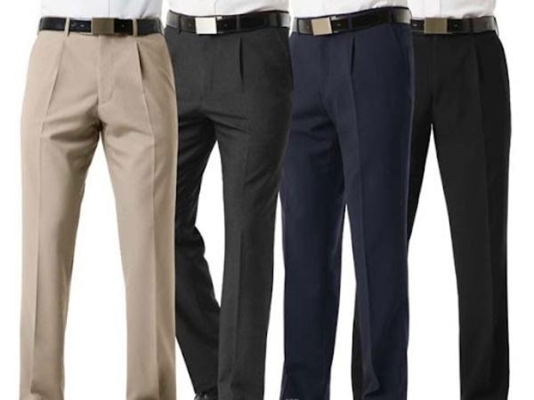 Một trong những mẹo giặt quần tây đúng cách là sử dụng nước lạnh 