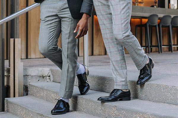 Quần tây nam là món đồ kinh điển trong tủ đồ của nam giới