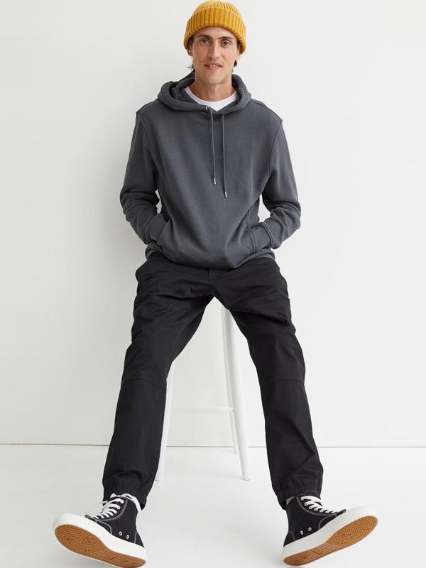 Quần baggy nam và áo hoodie năng động
