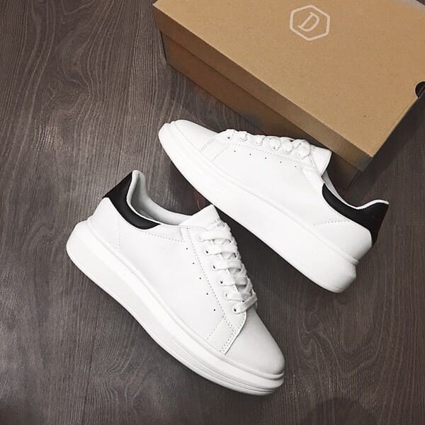 phan-biet-giay-domba-va-giay-mcqueen