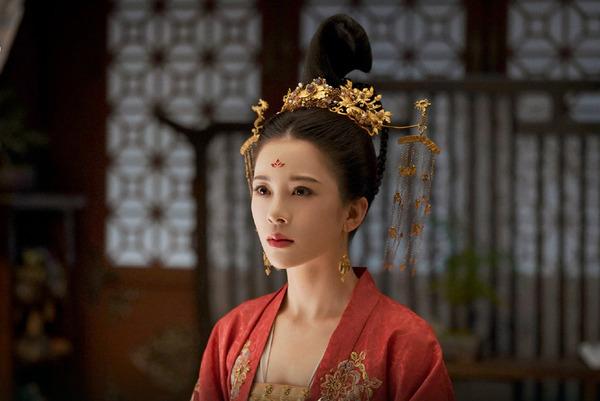 Vẻ đẹp nghiêng nước nghiêng thành của nữ chính Triệu Hàn Anh Tử