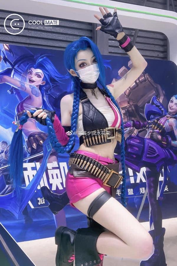 Nên bảo quản tóc giả ở nhiệt độ thường, tránh ánh nắng trực tiếp từ mặt trời