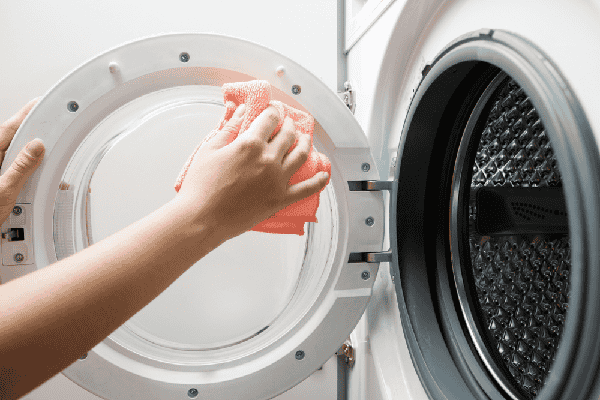 Vệ sinh máy giặt lồng ngang - trợ thủ của mọi gia đình hiện đại