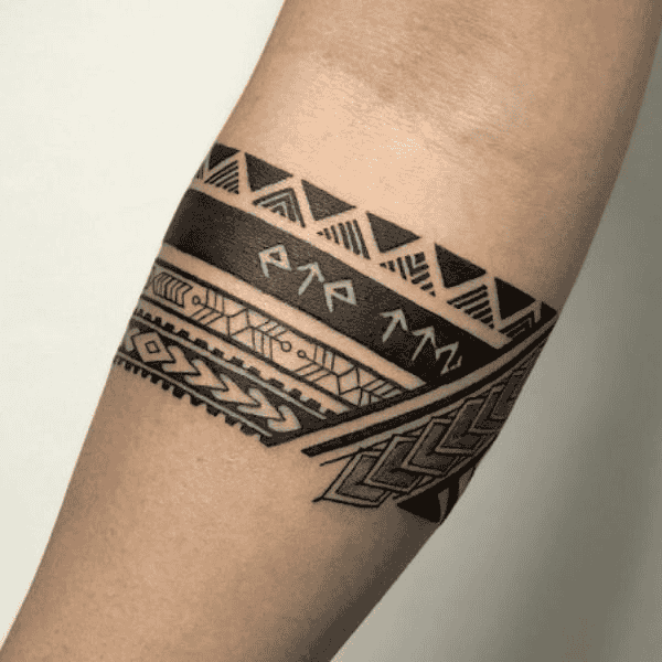 hinh-xam-vong-tay-hoa-cho-nam-182