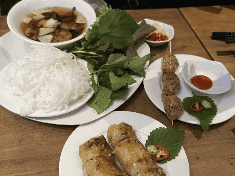 nhung-quan-bun-cha-ha-noi-ngon-nhat-sai-gon
