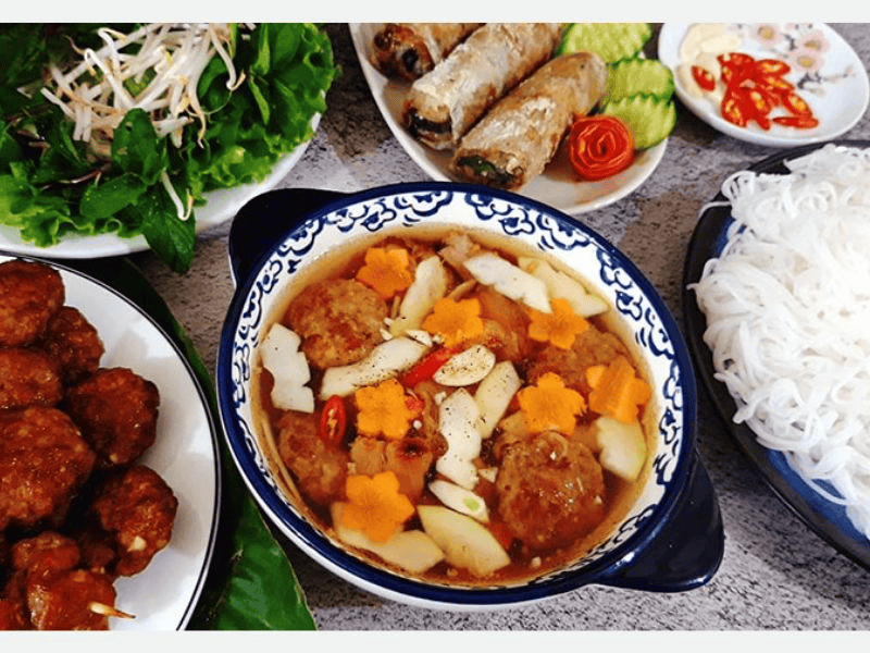 nhung-quan-bun-cha-ha-noi-ngon-nhat-sai-gon