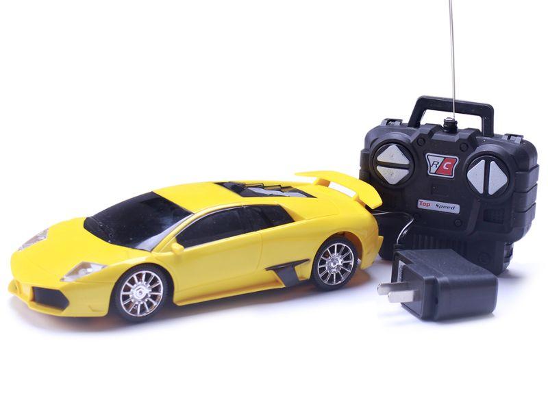 Chọn ô tô điều khiển để con tự lái ô tô theo ý mình