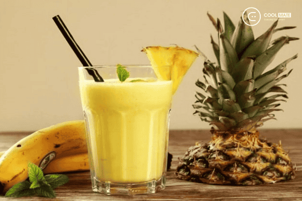 Smoothie dứa và chuối mát lạnh