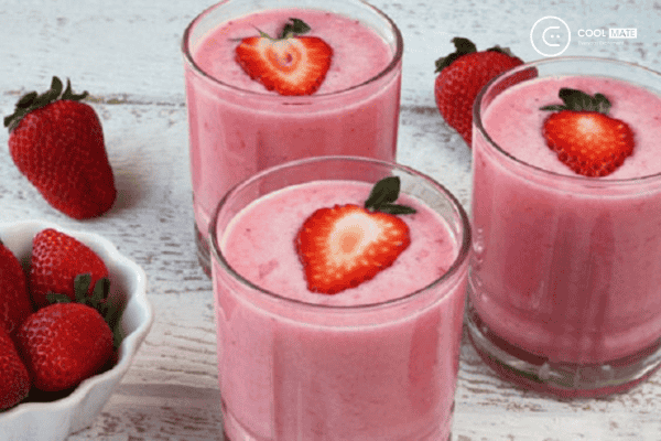 Smoothie dâu tây giúp làm đẹp da