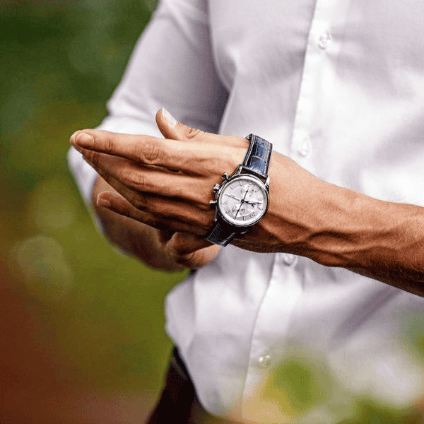 Đeo đồng hồ phù hợp với tỷ lệ cơ thể