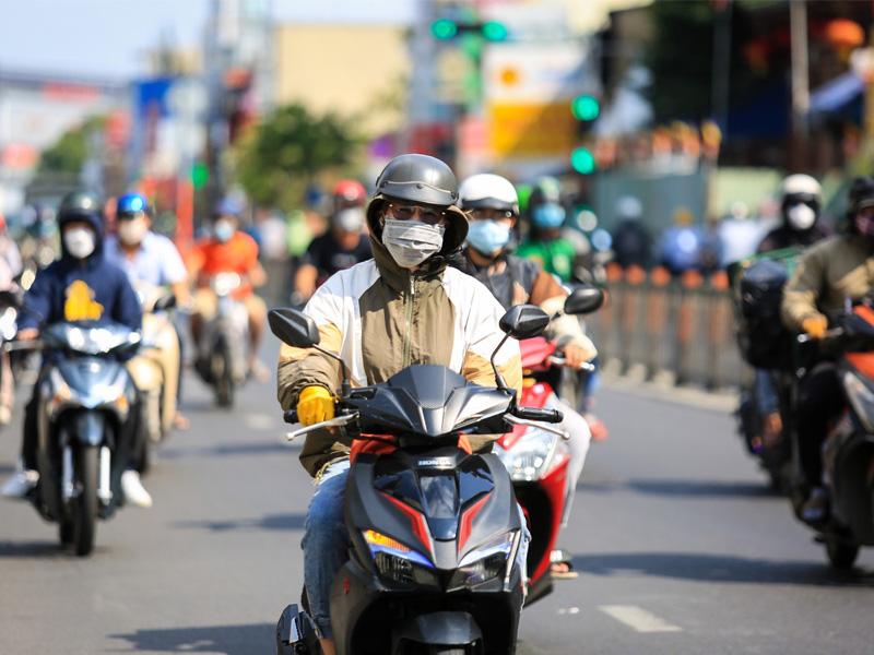 Bạn nên chọn quần áo có kiểu dáng rộng rãi, che phủ tốt