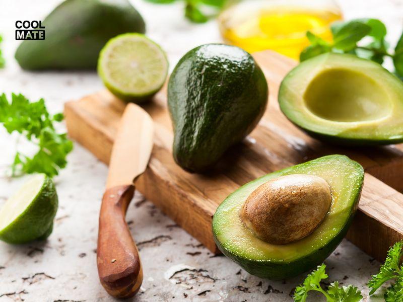 Gội đầu bằng quả bơ giúp tóc đen