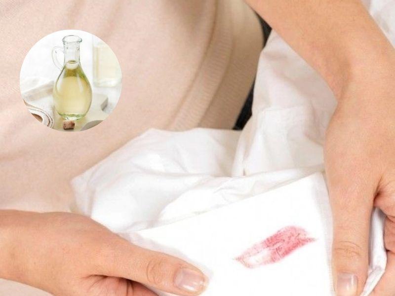 Xử lý vết son bằng giấm trắng 