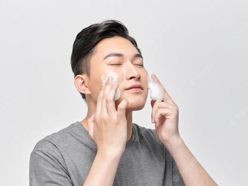 Tẩy da chết đều đặn - Cách chăm sóc da mùa nắng nóng hiệu quả