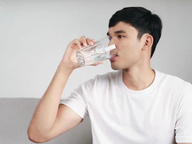 Bổ sung đầy đủ nước - Giải pháp chăm sóc da mùa nắng nóng đơn giản