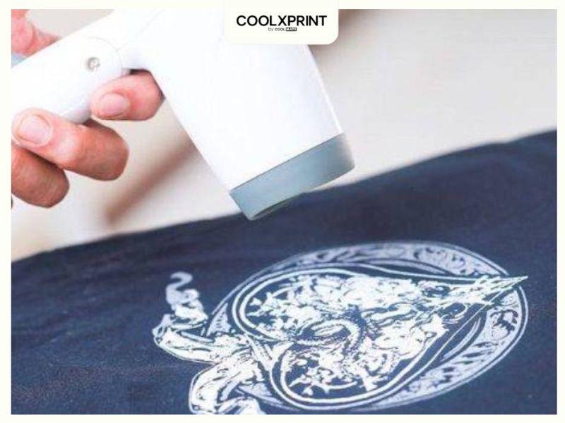 Xóa chữ in trên áo đá bóng bằng máy sấy