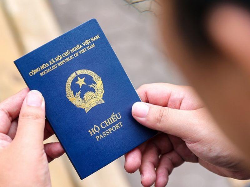 Nhuộm tóc vẫn chụp được ảnh passport