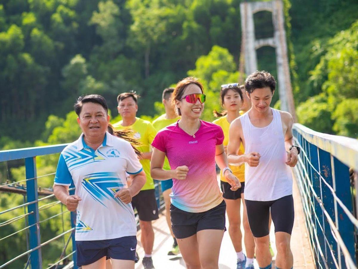 Chạy bộ dưới trời nắng giúp tăng khả năng kiểm soát nhiệt độ cơ thể & tăng sức chịu đựng