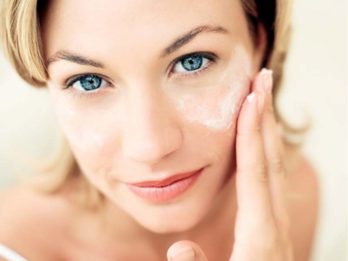Dưỡng Ẩm Là Bước Không Thể Thiếu Khi Makeup