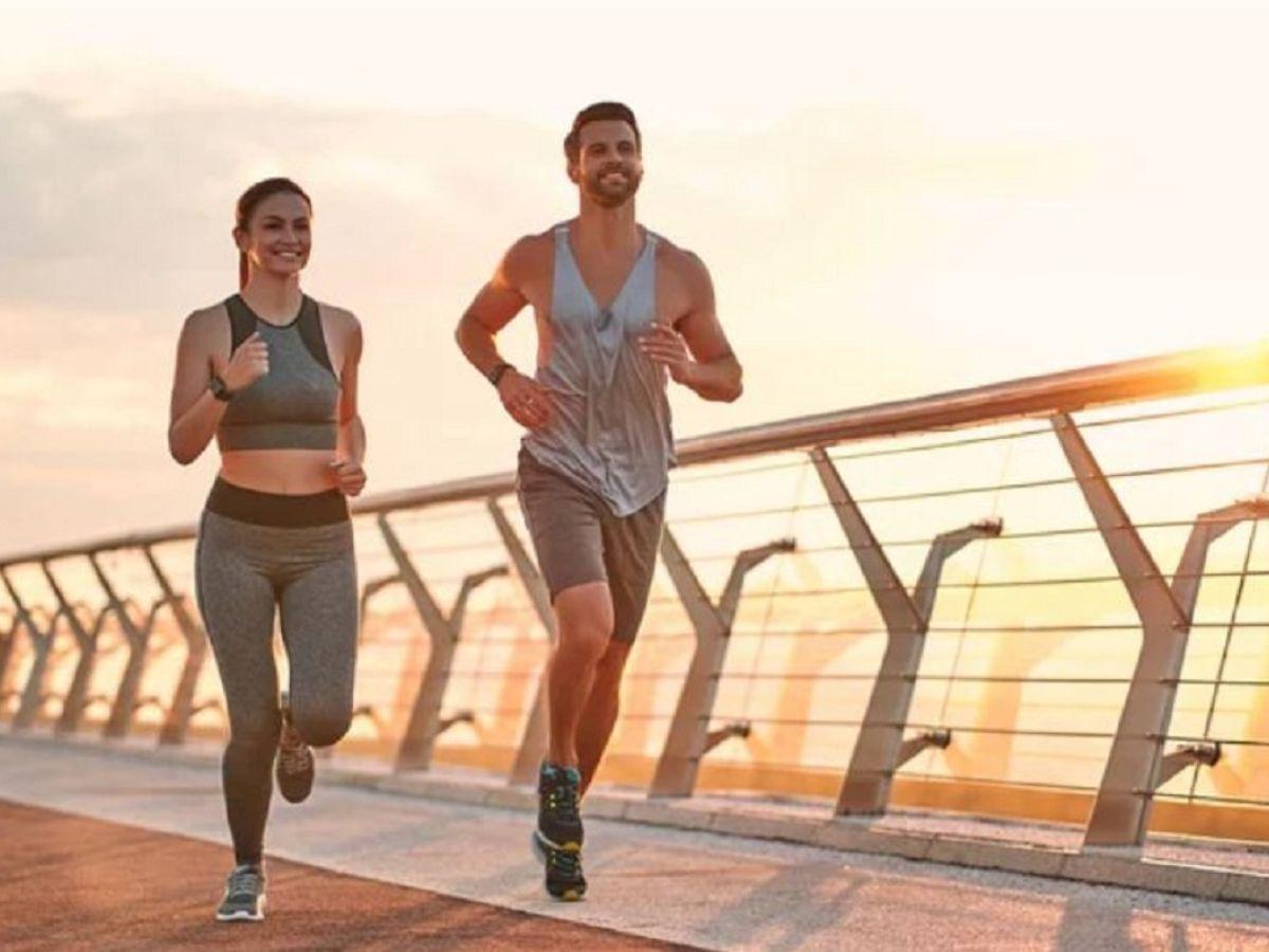 Chuyển động tay giúp cân bằng cơ thể và hỗ trợ lực chạy