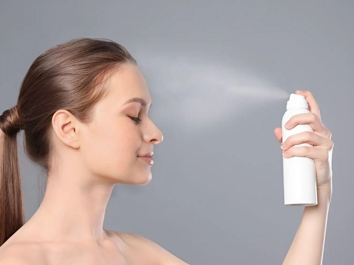 Xịt khoáng cố định giúp bạn tự tin cả ngày