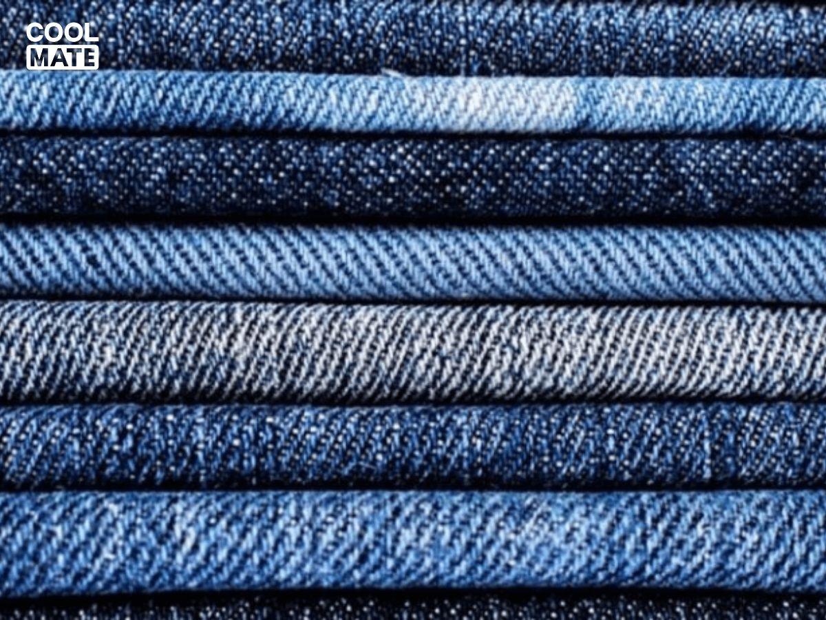 Xác định loại vải denim để chọn nhiệt độ ủi phù hợp, giúp bảo vệ form dáng và độ bền cho quần jean của bạn