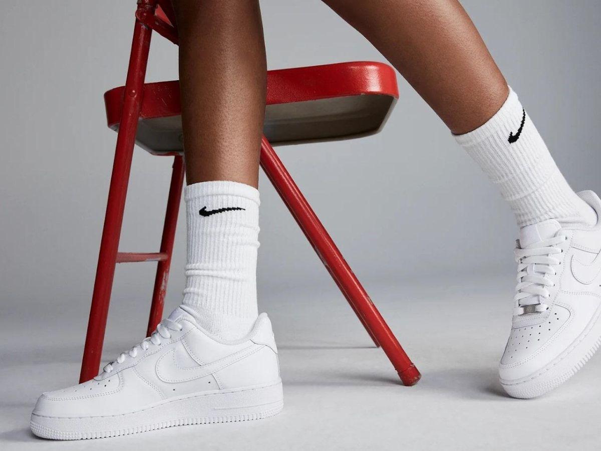 Giải đáp thắc mắc thường gặp về cách phối đồ với giày Nike trắng