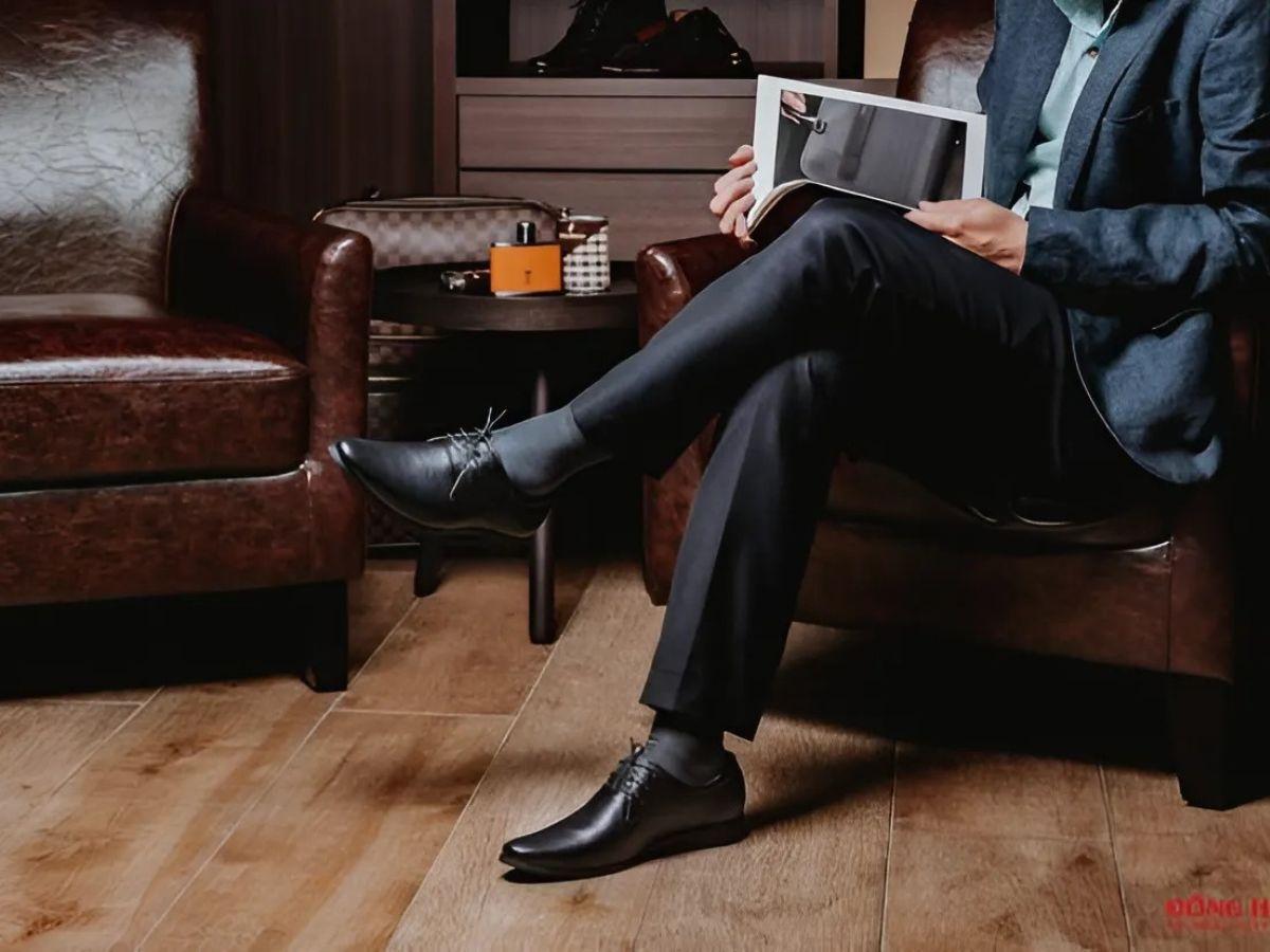 Giày Brogue gây ấn tượng bởi những họa tiết đục lỗ tinh tế
