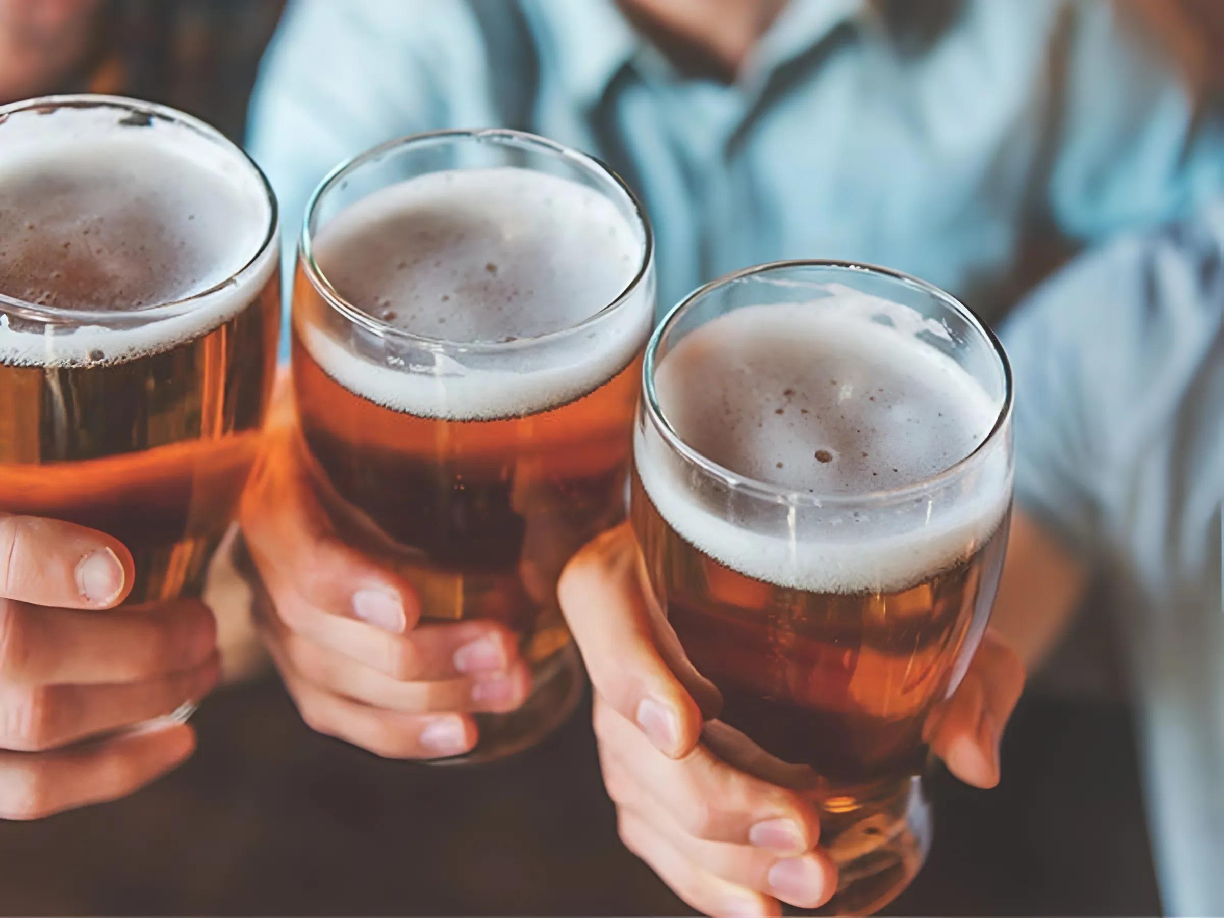 Uống rượu bừa bãi khiến công sức tập thể hình đổ sông đổ biển