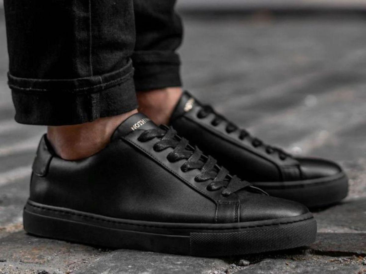Ưu tiên hàng đầu vẫn là giày màu đen khi diện trang phục all black