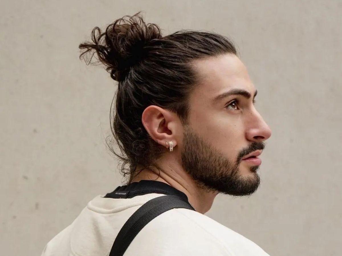 Man Bun cổ điển là kiểu búi tóc tròn