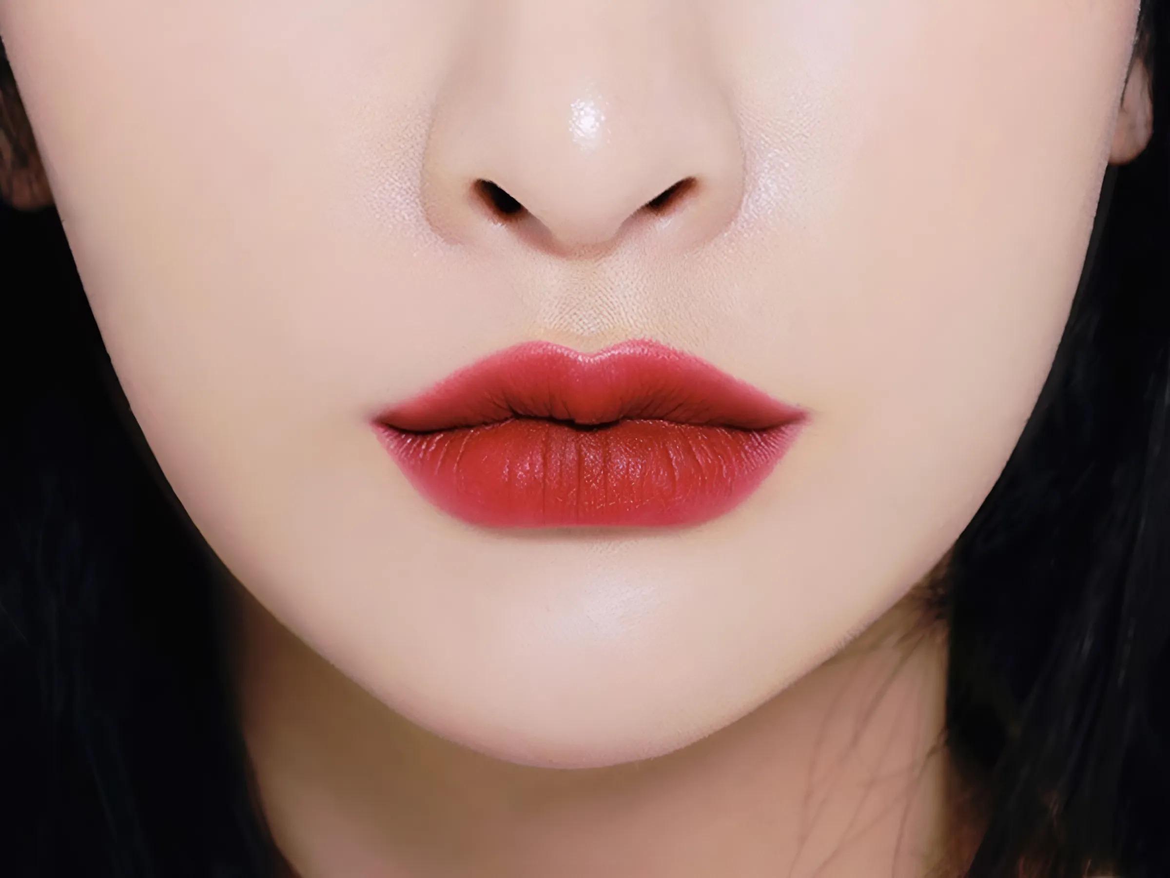 Kỹ thuật đánh son full môi