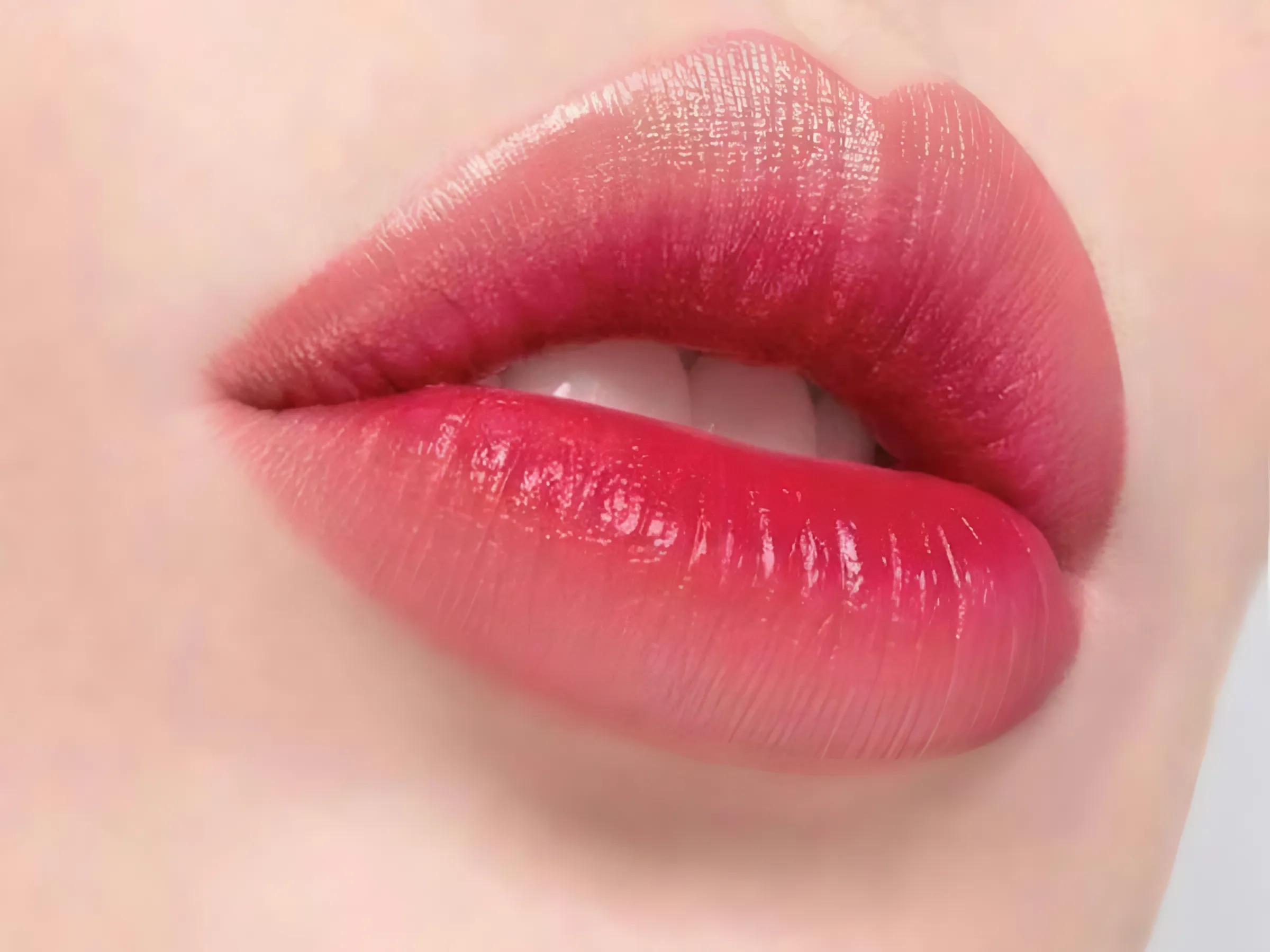 Kỹ thuật đánh son lòng môi