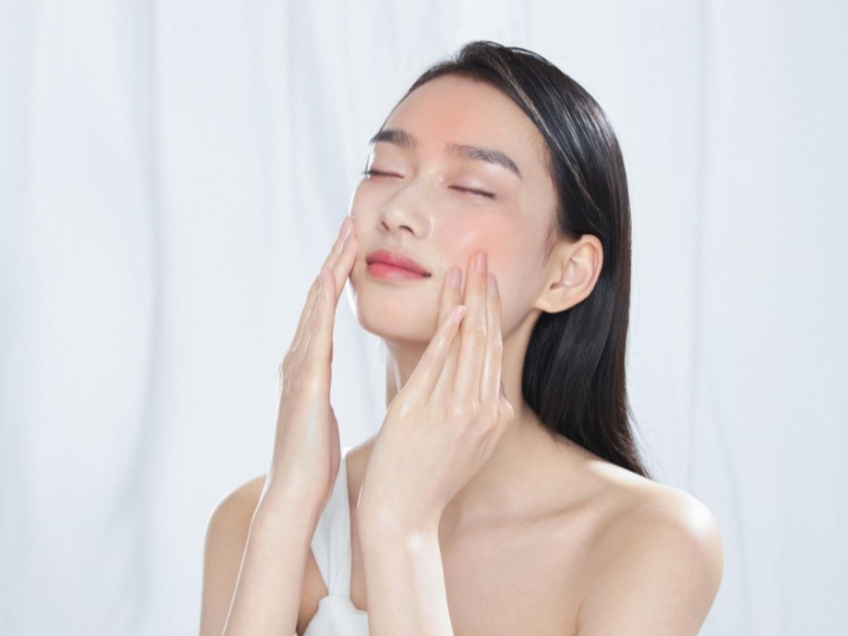 Nên sử dụng toner để cung cấp độ ẩm cho da
