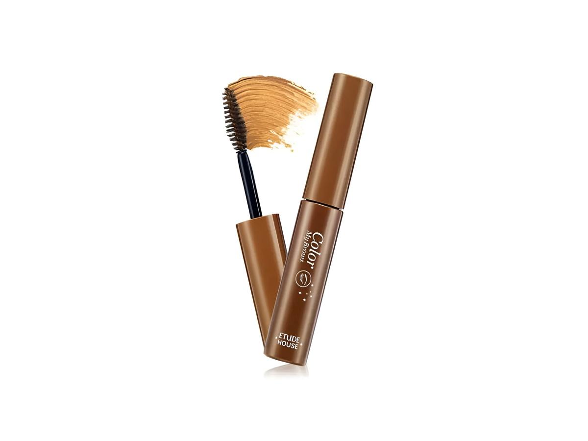 Bên cạnh chì kẻ, mascara chân mày cũng là một item đáng thử