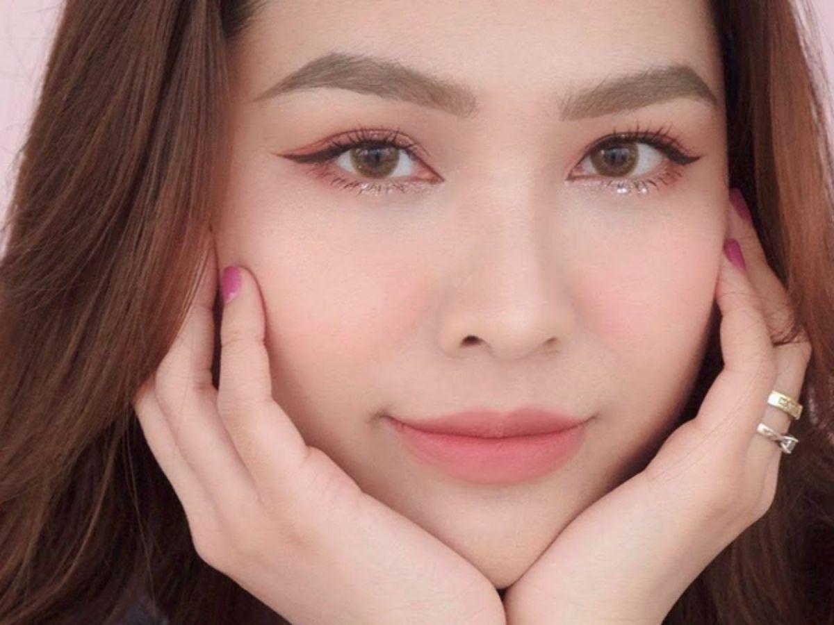 Makeup tone sur tone với son hồng sẽ giúp nàng thêm cuốn hút, xinh đẹp
