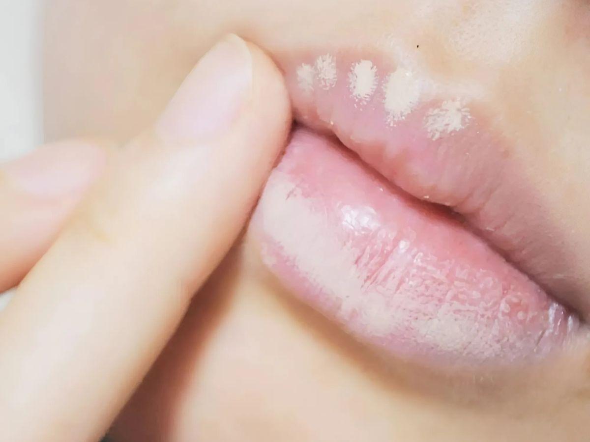 Che khuyết điểm giúp tăng độ chuẩn màu khi tô các tông son nhạ