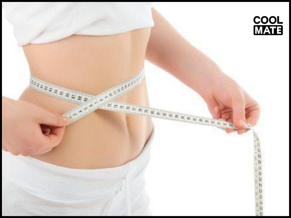 Các bước đo vòng eo chuẩn, nhấn mạnh việc không hóp bụng