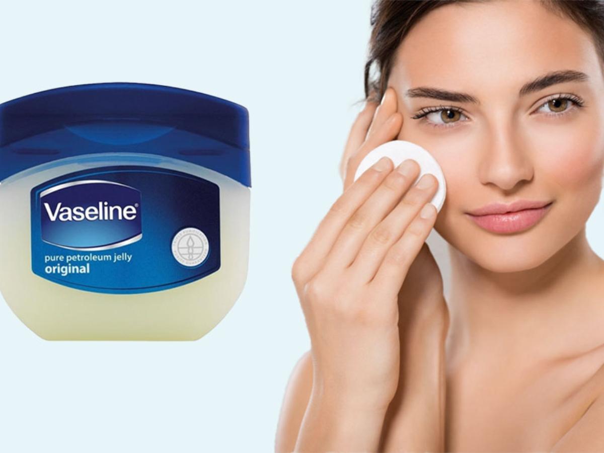Cơ cấu thành phẩm của Vaseline có tác dụng làm sạch lớp trang điểm